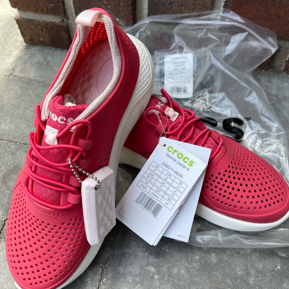 Crocs Girl child Literide Pacer Sneaker -New